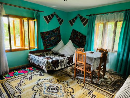 Vatra Moldovitei Maison | Casa dintre coline