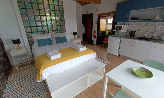 Angra do Heroismo Appartement | Casa do Poço - Little house, located in the heart of a calm and rural village.