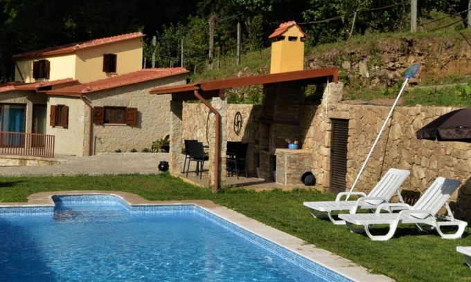 Sever do Vouga Cottage | Casa do Ribeiro / Quinta da Costeira AL 80 388 Location complète avec piscine.