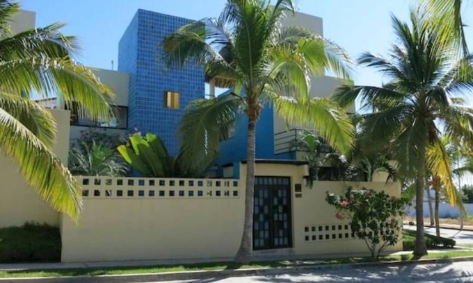 Bacocho Maison | Casa Donna is a show place in a superb location.