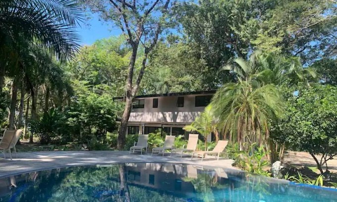 Mal Pais Station Balnéaire | Casa Dorado 3 bedroom Beach house located a the end of the road in Mal Pais