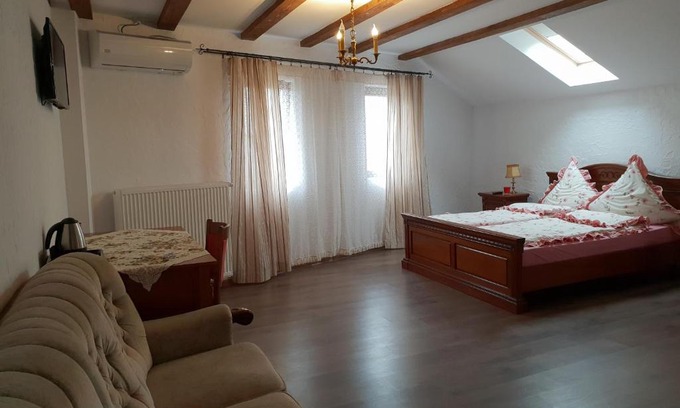 Lipova Maison | Casa Dorgo