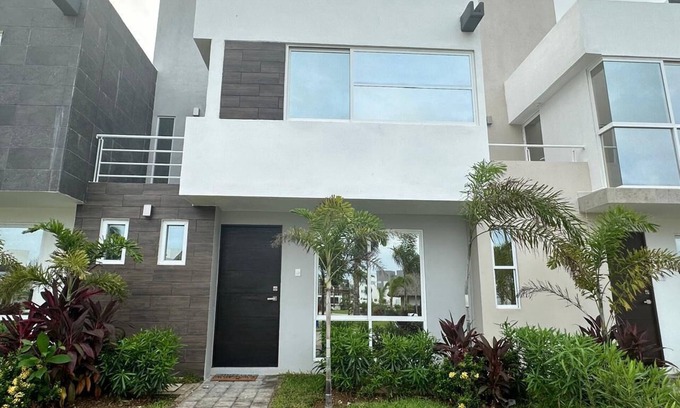 Boulevard Barra Vieja Maison | Casa Dream Diamante Acapulco C4C, with private beach club.