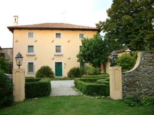 Corno di Rosazzo Lit Et Petit-Déjeuner | Casa Due Tigli B&B