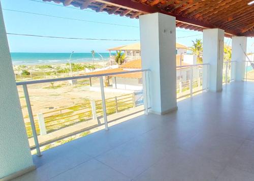 Luis Correia Maison | Casa duplex beira mar reformada com piscina no Peito Moça