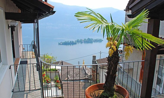 Ronco sopra Ascona Appartement | Casa Eduardo Apt.2 by Interhome