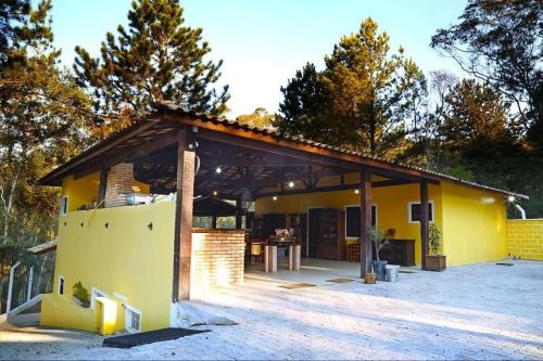 Itapecerica da Serra Maison | Casa em Itapecerica da Serra com Conforto e Lazer