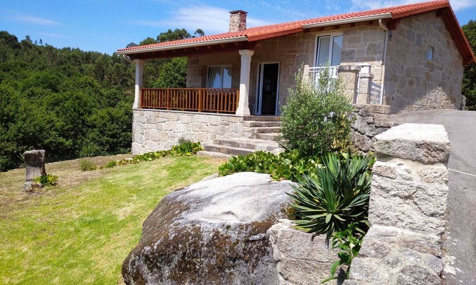 Ponte Caldelas Maison | CASA ESFARRAPADA