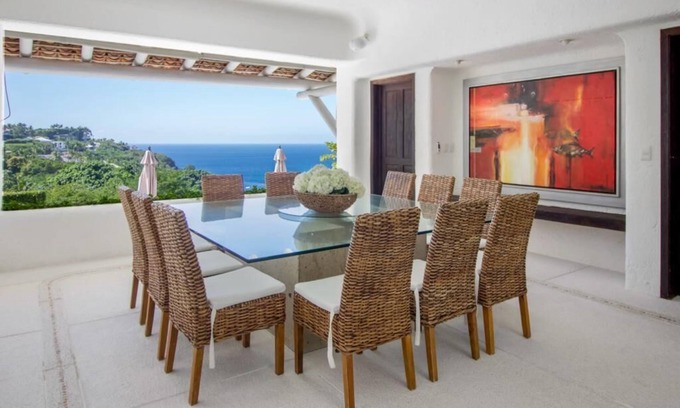 Acapulco Maison | Casa Estilo Mediterraneo con Alberca y Espejo de Agua en Acapulco