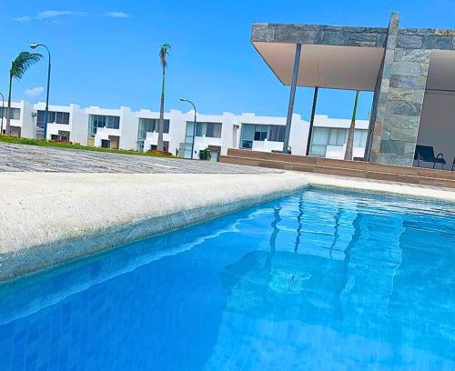 Manta Maison | Casa Familiar a Pasos del Mar Playa y Felicidad