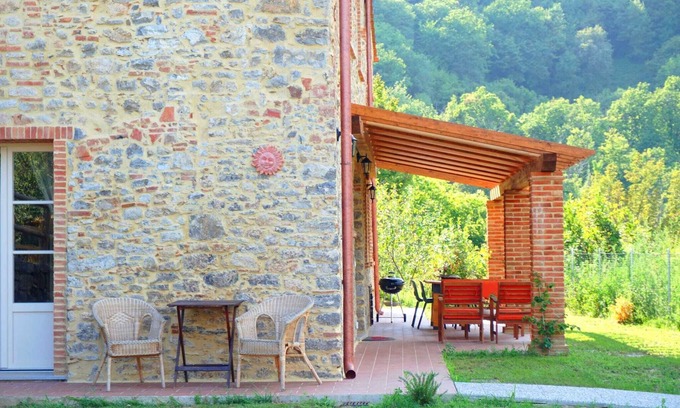 Vicopelago Appartement | Casa Formentale: un appartement dans une ferme toscane au milieu des oliviers