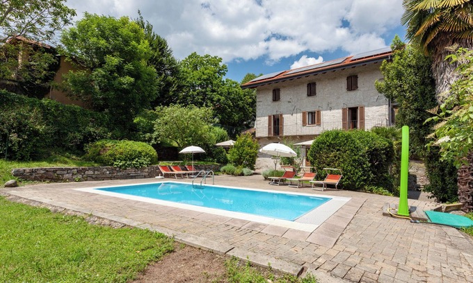Vacciago Appartement | Casa Frey apt. 1 three-room apartment on Lake Orta with garden and swimming pool