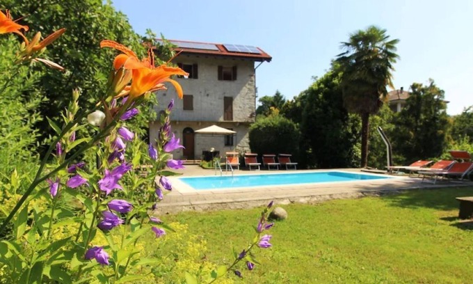 Vacciago Appartement | Casa Frey apt. 2 at Lake Orta with garden and swimming pool