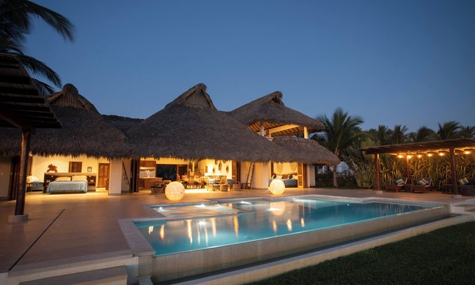 Libertad Maison | Casa Gaby - A luxurious, beachfront villa