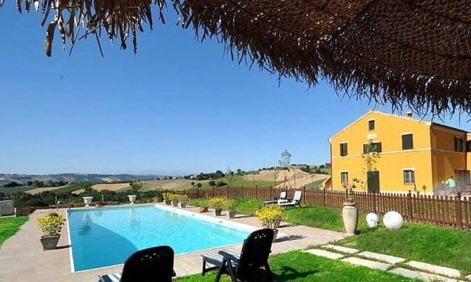 Acquesalate Maison | Casa Giacomina A: Un appartement agréable et accueillant qui fait partie d'une villa située dans une position isolée entourée de prairies et de collines verdoyantes.