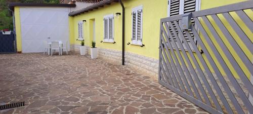 L'Aquila Appartement | Casa gialla