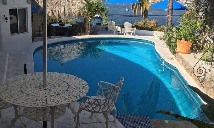 Caleta Maison | Casa Giovanna Acapulco Caleta - Maison d'hôtes de luxe avec des vues spectaculaires sur l'océan!