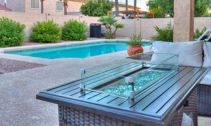 Villago Appartement | New!! Casa Grande Oasis! Heated Pool, Pet & Kid Friendly, Gas Grill, Fireplace, across from Park