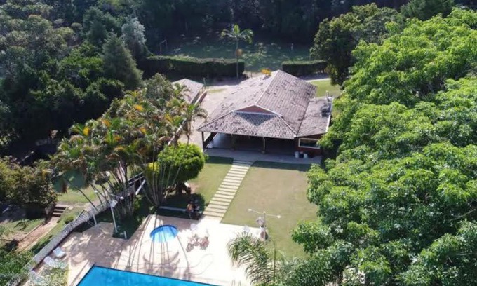 Jardim Primavera Maison | Casa Guacuri - Casa de temporada e eventos - apartamentos com suítes - Piscinas e Amplo Estacionamento