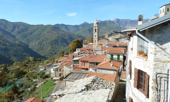 Andagna Appartement | Casa Ida. Charmant appartement avec une magnifique vue panoramique.