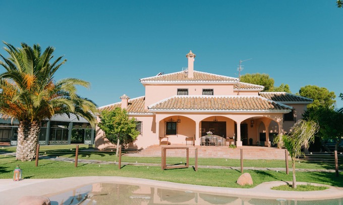 Ecija Chalet De Ski | Casa Ideal Para Pasar Unos Días de Relax. A tan Solo 5 Minutos de Écija