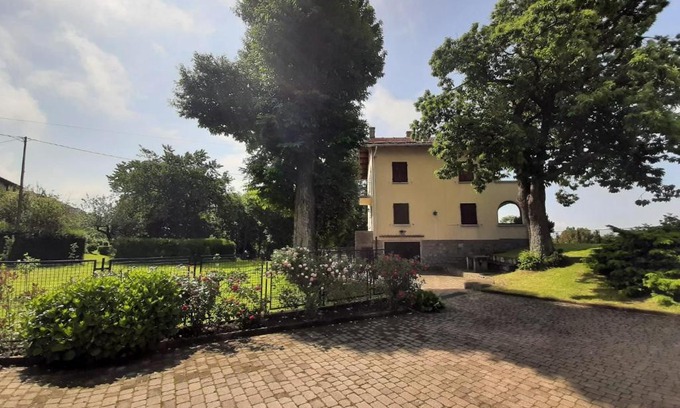 Andrate Appartement | Casa in montagna con giardino privato recintato