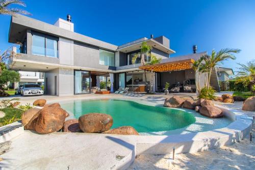 Osorio Maison | Casa incrível c/spa e praia artificial particular!