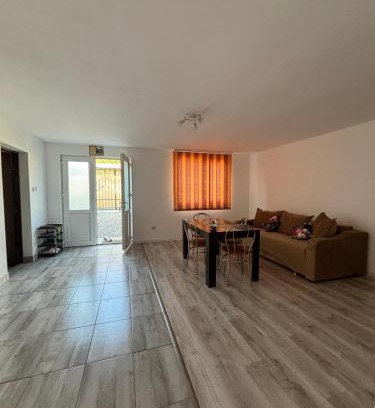 Eselnita Maison | Casa Iulia