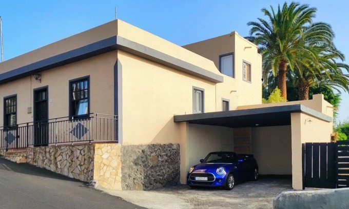 El Paso Maison | Casa KikanAccommodation with several garden areas for families or groups.