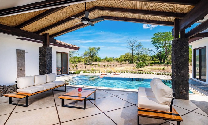 Santa Cruz Maison | Casa Las Brisas 18, Luxury Home Pinilla.