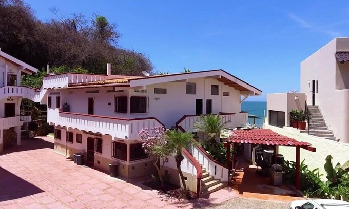 Los Ayala Maison | Casa las Mariposas Bungalow 2
