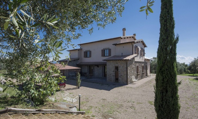 Montefiascone Appartement | Casa Latina, dix chambres plus, cheminée avec grande terrasse