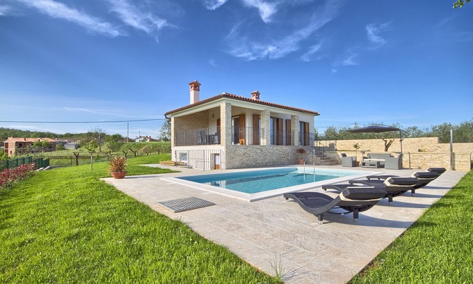 Zminj Villa | NOUVEAU SPA - Charmante maison avec piscine au sommet de la colline avec super vue.