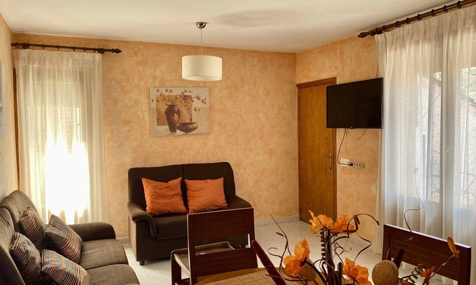 Beceite Appartement | Cottage avec cheminée et terrasse, entouré de montagnes et de rivières