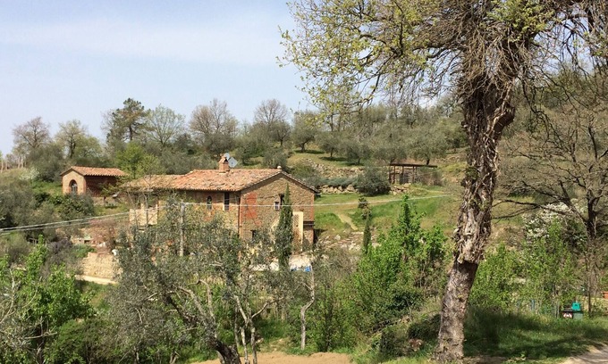 Panicale Appartement | CASA LORENZO ~ ROSMARINO. Stunning peaceful farmhouse apt with pool. 2~4 people