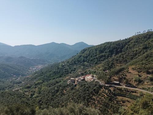 Lavaggiorosso Appartement | CASA LORENZO SULLE COLLINE DI LEVANTO e VICINO ALLE CINQUETERRE LT-0620