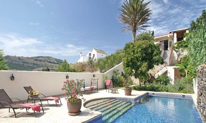 San Ambrosio Maison | Casa Lucia, une élégante maison de 3 chambres, 3 salles de bains, piscine privée, vue rurale