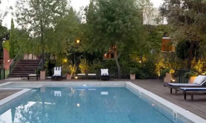 Mejorada Maison | Casa Lujosa en una Finca de Toledo con Piscina y Vistas a la Sierra de Gredos