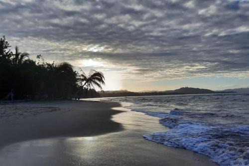 Puerto Viejo de Talamanca Maison | Casa Madrid, Wifi, Camine a la playa