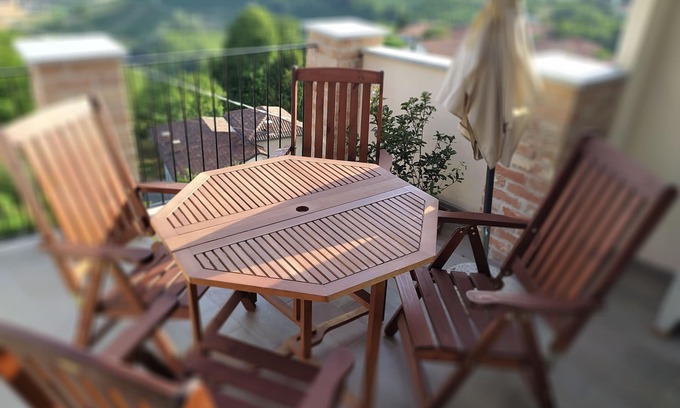 Novello Maison | Casa Mantel HOLIDAY HOME IN LANGHE - panoramic view and garden