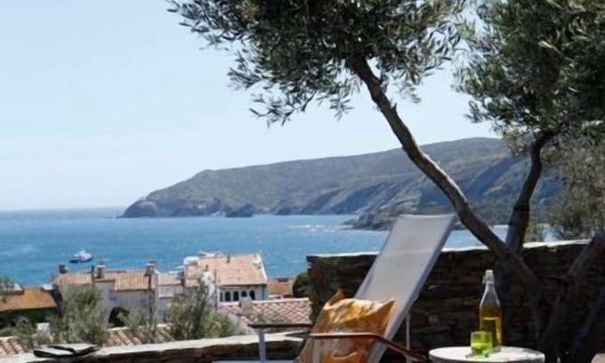 Cadaques Maison | Maison avec vue sur la mer, jardin, piscine, garage privé centr0 de cadaques,