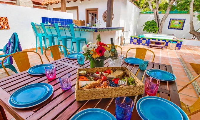 Old Town Maison | Casa Mariposa |3BR Charming Old Town Home +Hot Tub