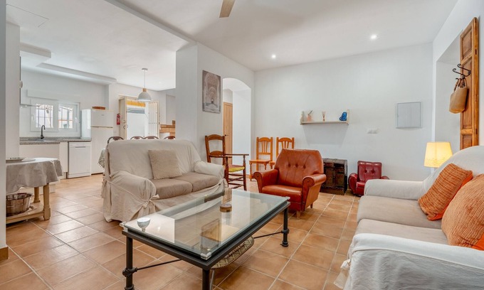Valderrubio Maison | Casa Mercedes in the Vega de Granada with private terrace, private garden, and balcony