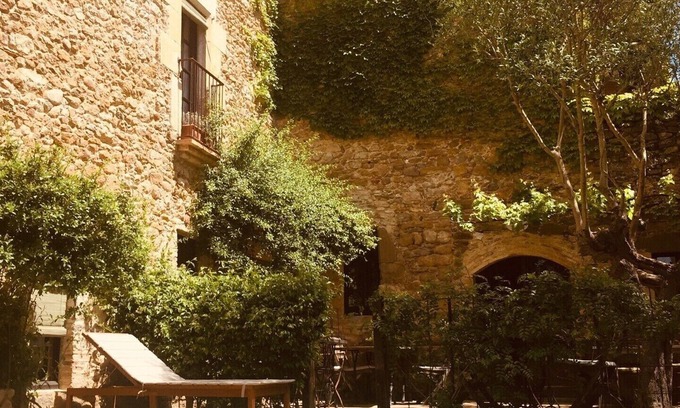 Sant Jordi Desvalls Maison | Casa Migdia : une grande maison de caractère, près de Gérone