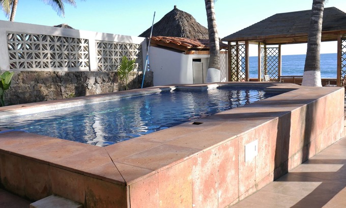 Santa Cruz Maison | Casa Mister Ken pie de playa Los Cocos