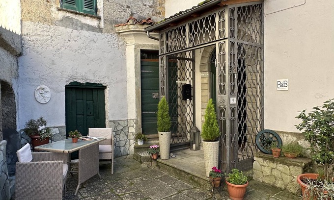 Masero Maison | Casa Monti 8 Pax by VILLASRETREATS with pool, BBQ near Cinque Terre and Versilia