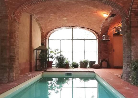 Moncalvo Villa | CASA MOZART - piscina interna giardino wifi eventi