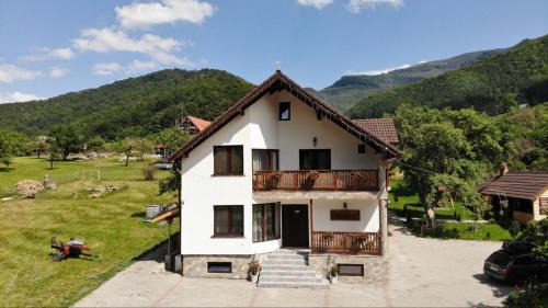 Rau Sadului Maison | Casa Muntilor Prejba