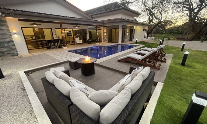 Tamarindo Maison | Casa Murano, completely equipped with a private pool. BEACH CLUB