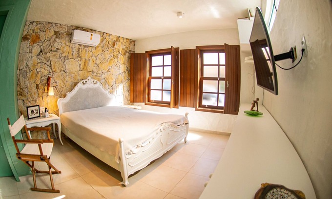 Centro Maison | Casa Nara, a 100 Metros do mar no Centro Histórico de Garopaba!